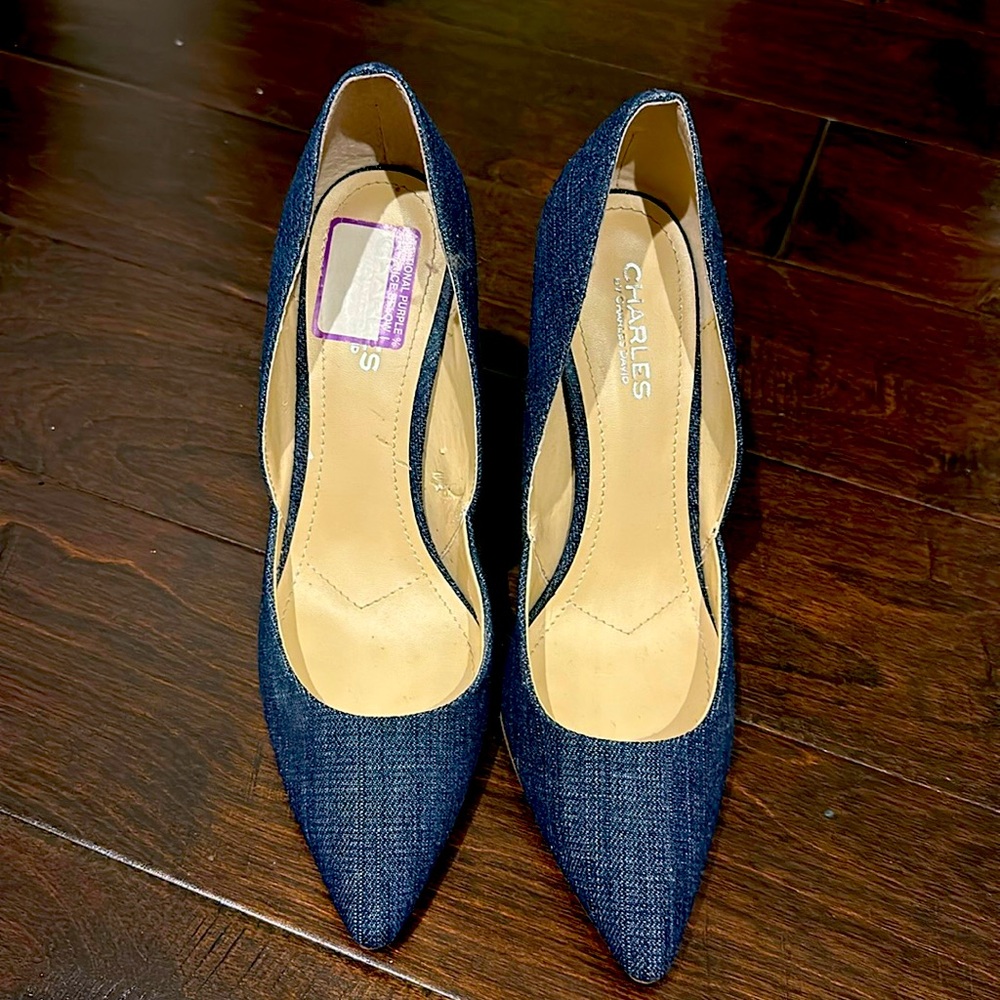 Blue denim Charles David pumps